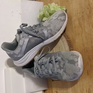 AVIA Gray Camouflage Shimmer Lace Up Sneakers Womens Size 10